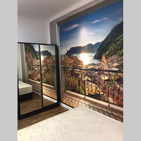 Studio Apartment Near Republic Square Yerevan Bagian luar foto