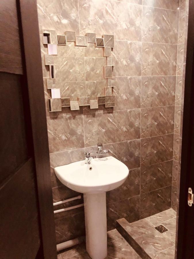Studio Apartment Near Republic Square Yerevan Bagian luar foto